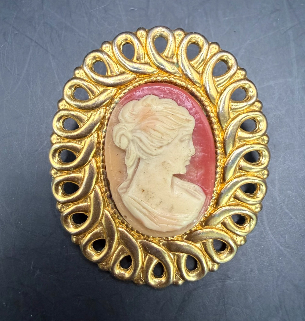 Vintage Cameo Brooch Pink White Lady Gold Tone Openwork Frame Victorian Revival